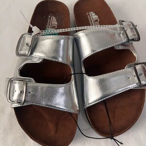 Cliffs by White Mountain Slide in Silver Sandals, Size 7 1/2 W, New